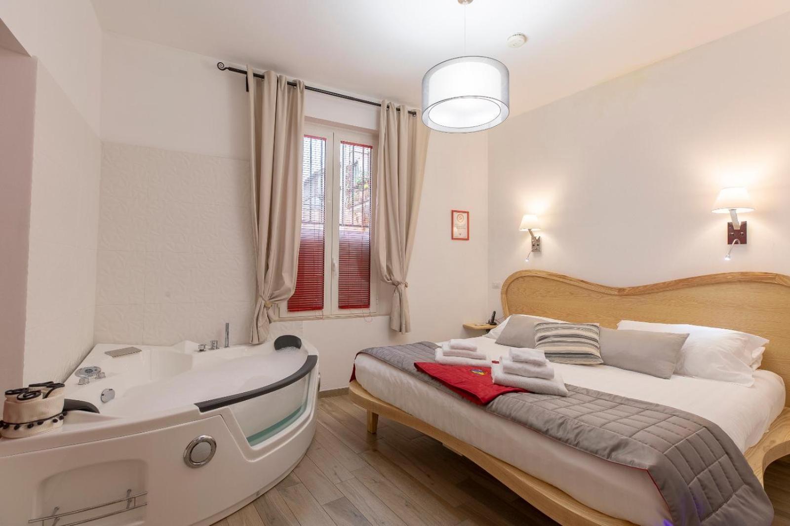 Flatinrome Trastevere Deluxe Rooms - Green Patio Εξωτερικό φωτογραφία