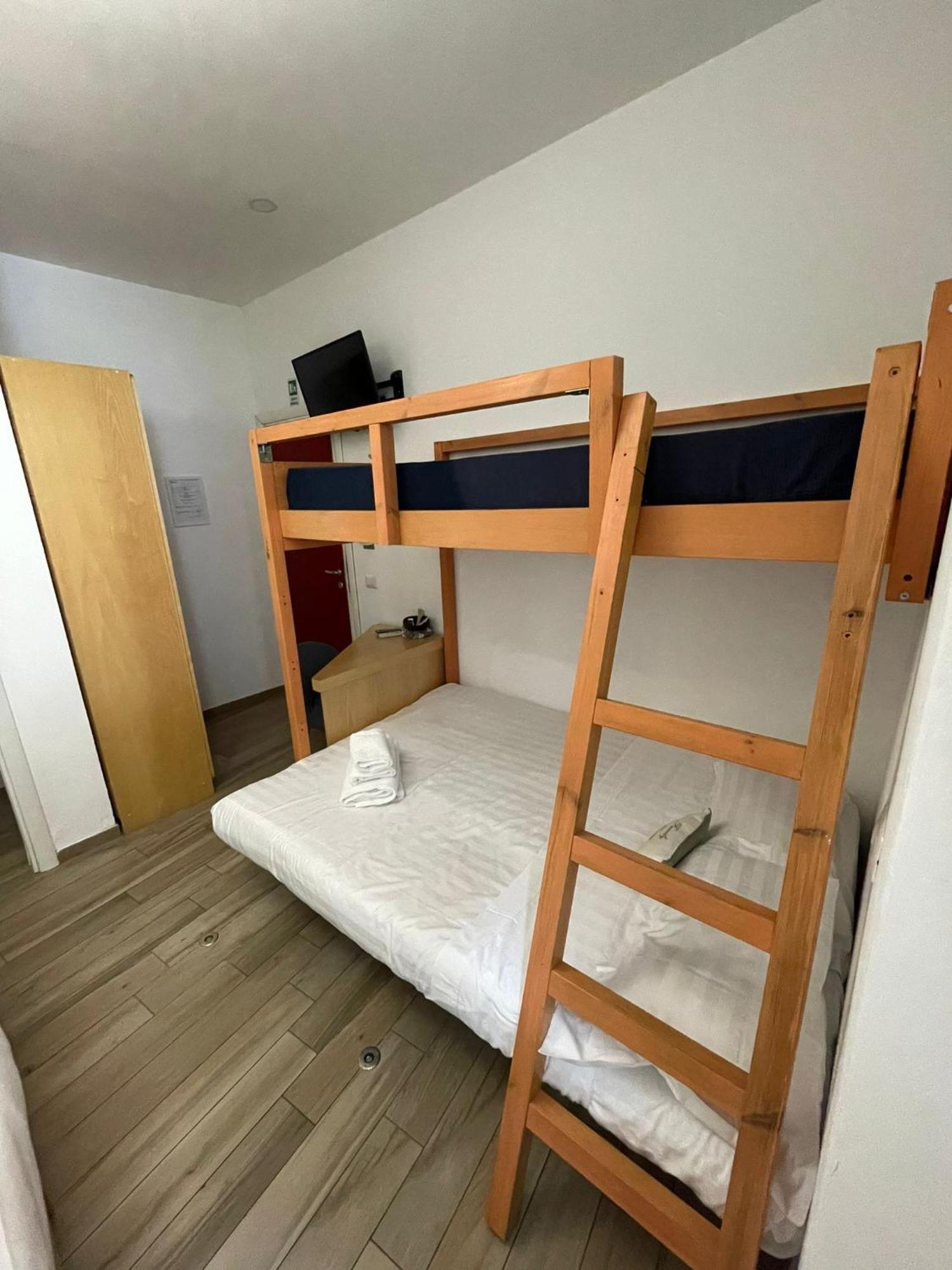 Flatinrome Trastevere Deluxe Rooms - Green Patio Εξωτερικό φωτογραφία