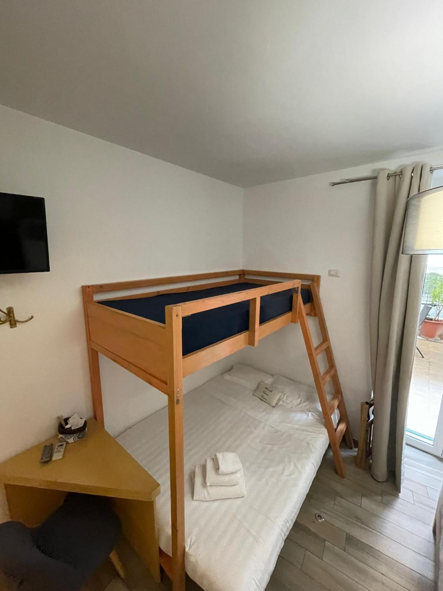 Flatinrome Trastevere Deluxe Rooms - Green Patio Εξωτερικό φωτογραφία