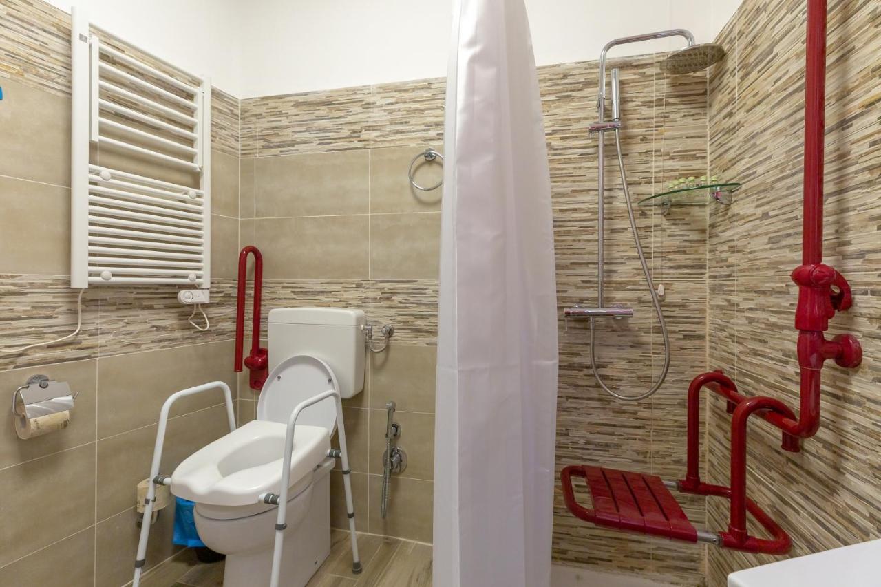 Flatinrome Trastevere Deluxe Rooms - Green Patio Εξωτερικό φωτογραφία